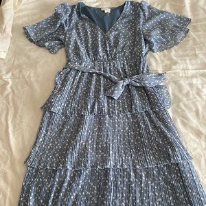 Modest flutter sleeve midi dress